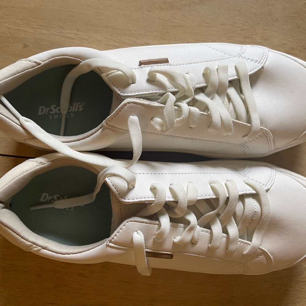 Dr. Scholl's Classic White Lace-Up Shoes